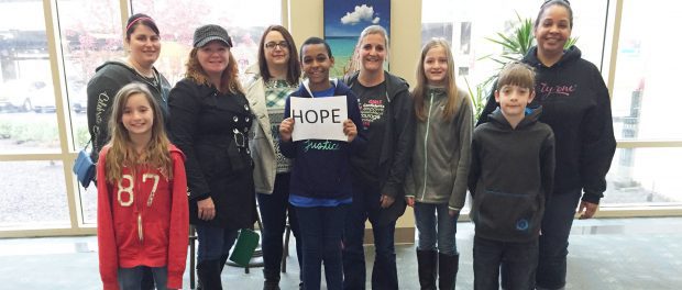 Local consultants for Thirty-One Gifts recently organized a generous donation of 192 handbags for patients at the St. Peter’s Cancer Care Center.